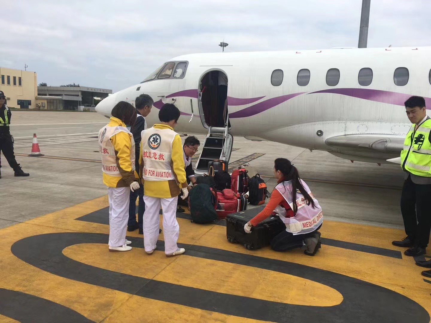 海东香港出入境救护车出租